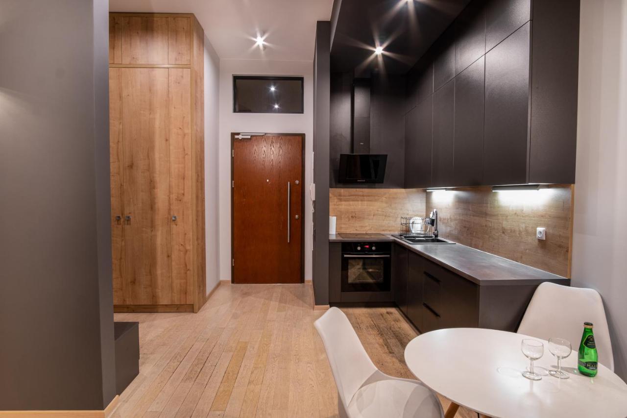 Your Aparts - Lofty Scheiblera Apartment