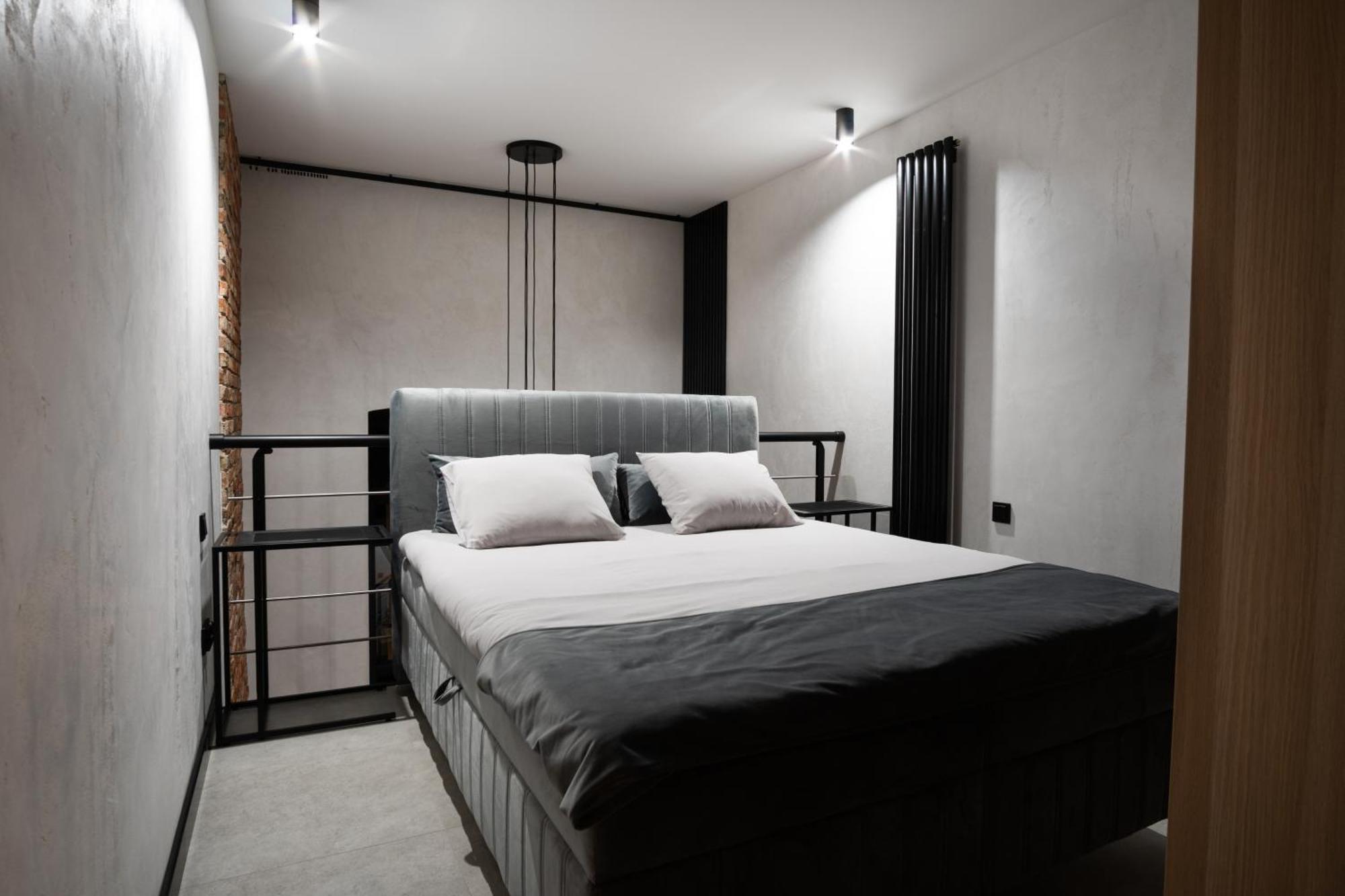 Apartment Your Aparts - Lofty Scheiblera *